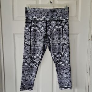 Womens Black and White Patterned Zyia Leggings